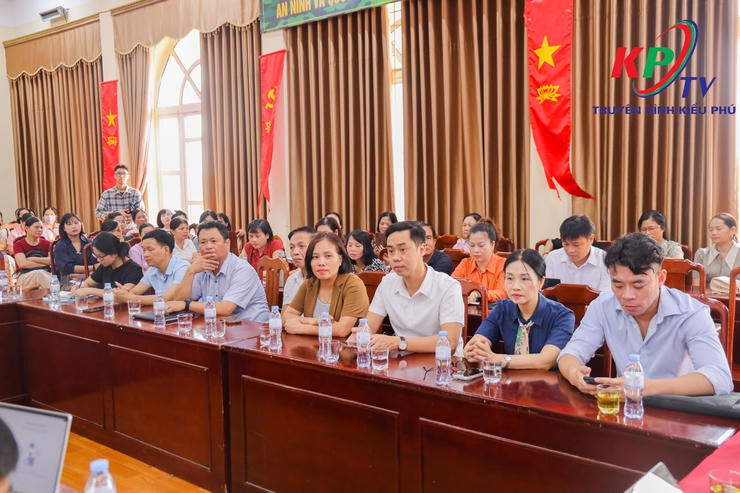 Hội nghị tọa đàm trao đổi “Hành trình kiến tạo trường học ESL – Tiếng Anh là ngôn ngữ thứ hai” tại xã Kiều Phú- Ảnh 2.
