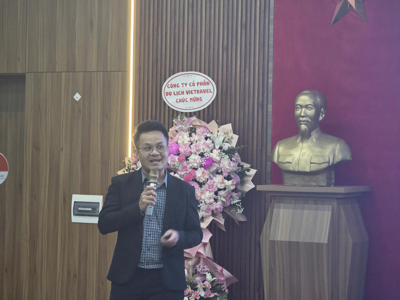 Thúc đẩy chuyển đổi số và chuyển đổi xanh vì sự phát triển bền vững của du lịch Việt Nam