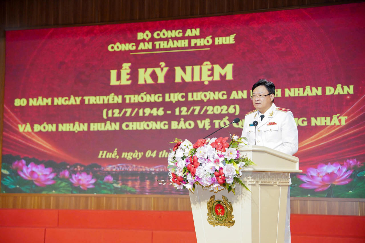 Thiếu tướng Nguyễn Thanh Tuấn, Giám đốc Công an thành phố Huế phát biểu tại Lễ kỷ niệm.