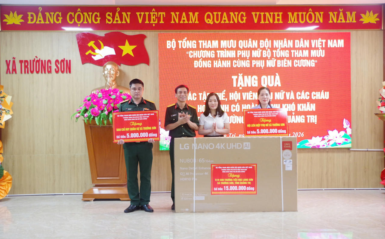 Đưa pháp luật đến đồng bào biên giới bằng phiên tòa giả định và gameshow tương tác