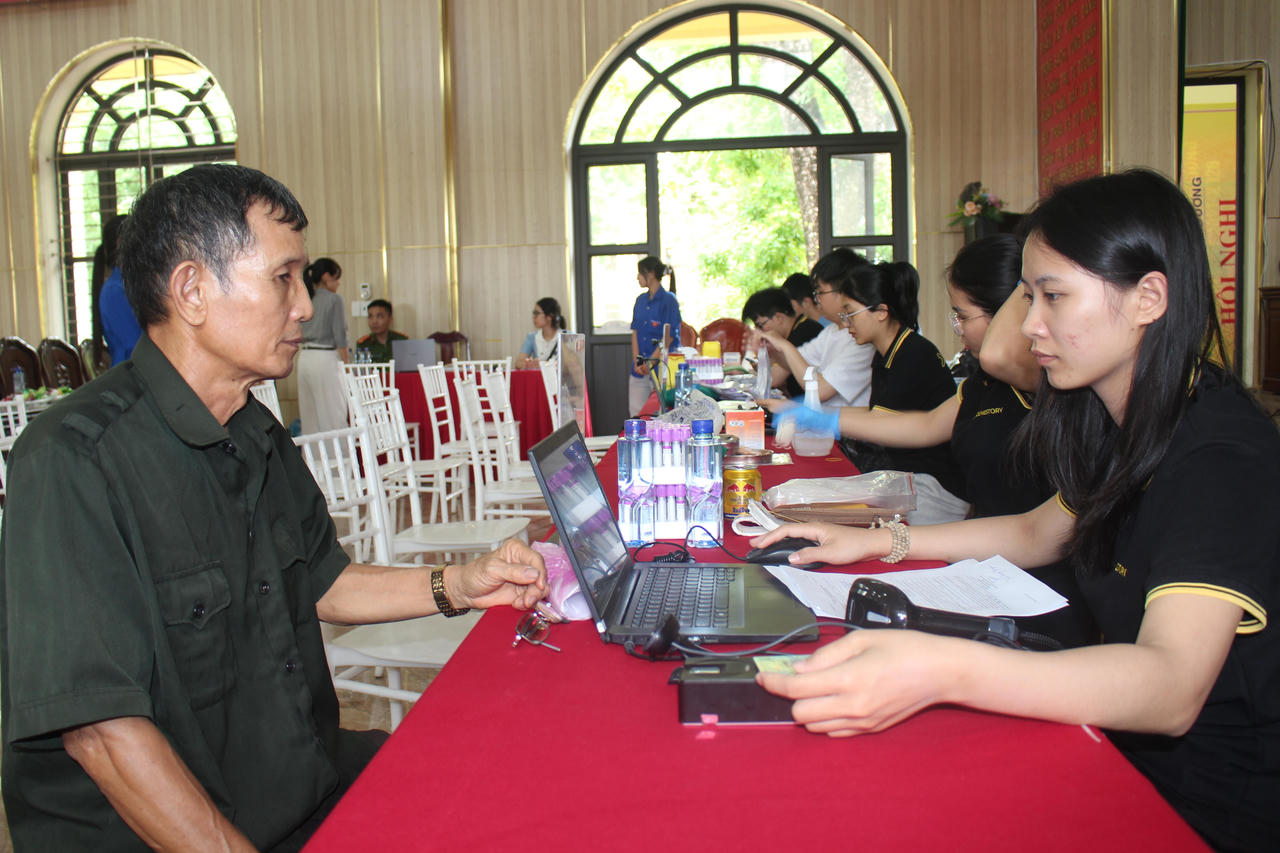 Xã Vũ Dương (Ninh Bình) đẩy mạnh chương trình thu nhận mẫu ADN các thân nhân liệt sỹ