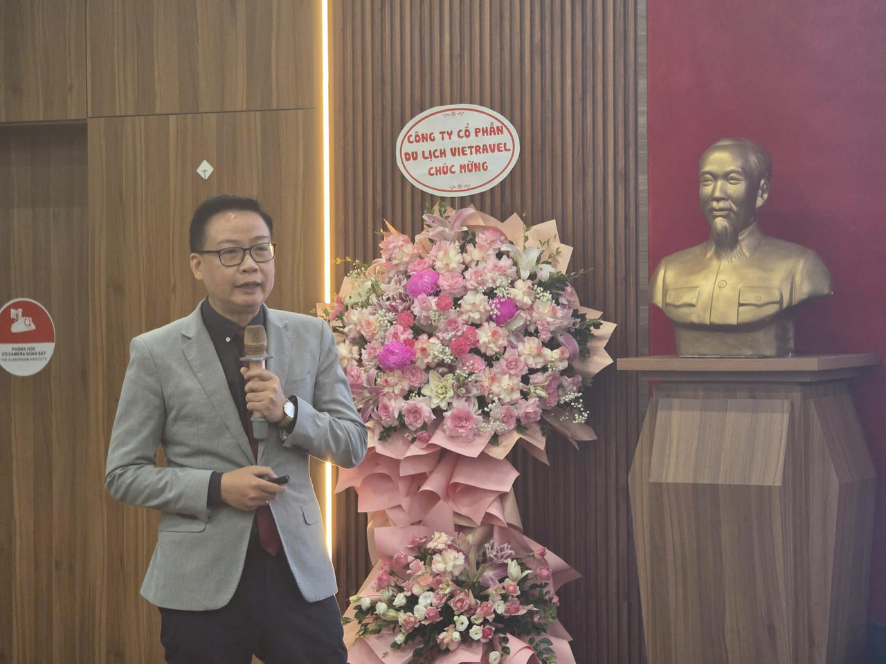 Thúc đẩy chuyển đổi số và chuyển đổi xanh vì sự phát triển bền vững của du lịch Việt Nam