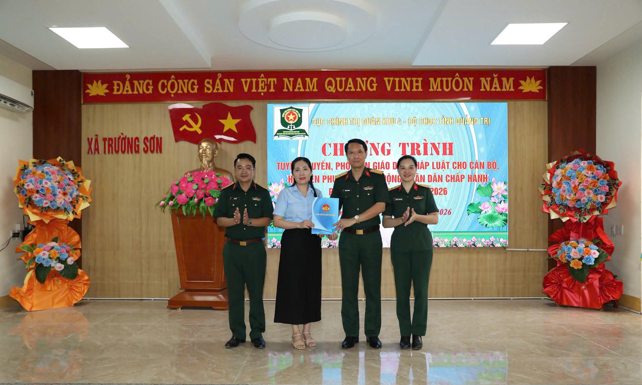 Đưa pháp luật đến đồng bào biên giới bằng phiên tòa giả định và gameshow tương tác