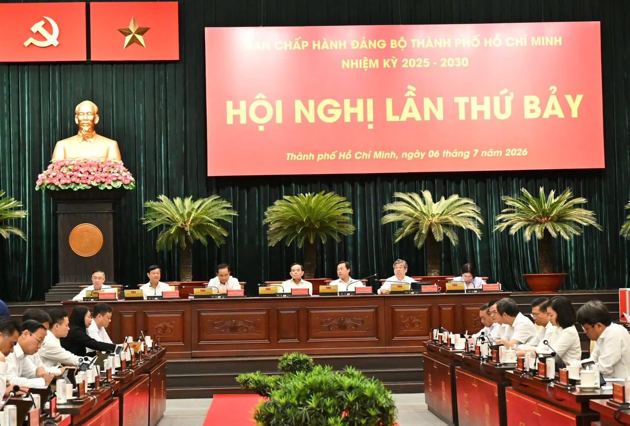 Ban Chấp hành Đảng bộ TP Hồ Chí Minh tổ chức Hội nghị lần thứ 7 (mở rộng) để xem xét, cho ý kiến về một số giải pháp phát triển kinh tế, xã hội Thành phố… Ảnh: SGGP