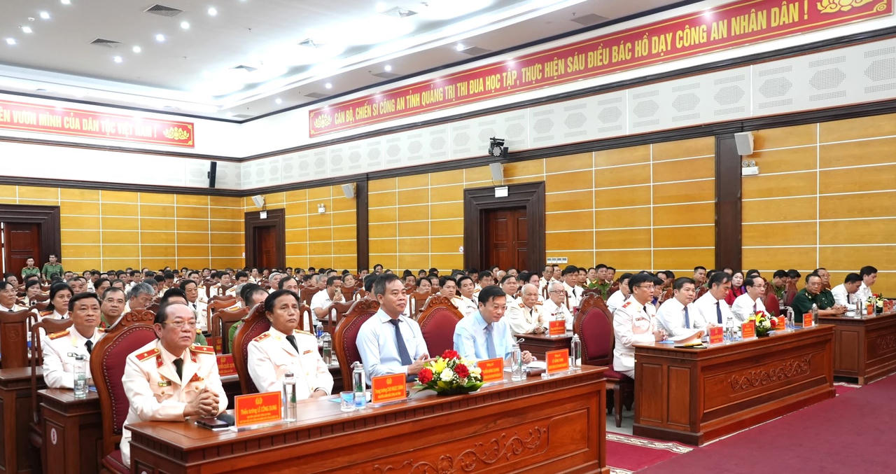 Các đại biểu tham dự lễ kỷ niệm.