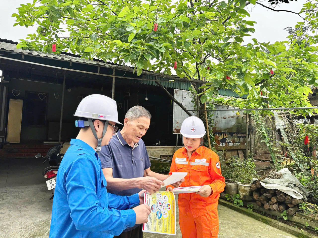 Điện lực Nghệ An thông tin về quy trình đo đếm, phát hành hóa đơn tiền điện tháng 6