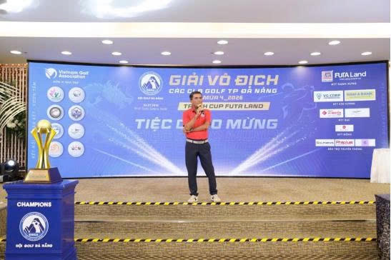 Ông Lê Đức Tốn, Phó Chủ tịch kiêm Tổng Thư ký Hội Golf TP. Đà Nẵng phát biểu tại buổi lễ.