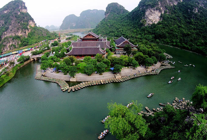 Mục tiêu của Ninh Bình là phát triển nhanh nhưng phải bền vững, dựa trên sự hài hòa giữa phát triển công nghiệp, dịch vụ với bảo tồn giá trị di sản, phát huy lợi thế kinh tế biển, nông nghiệp và văn hóa.