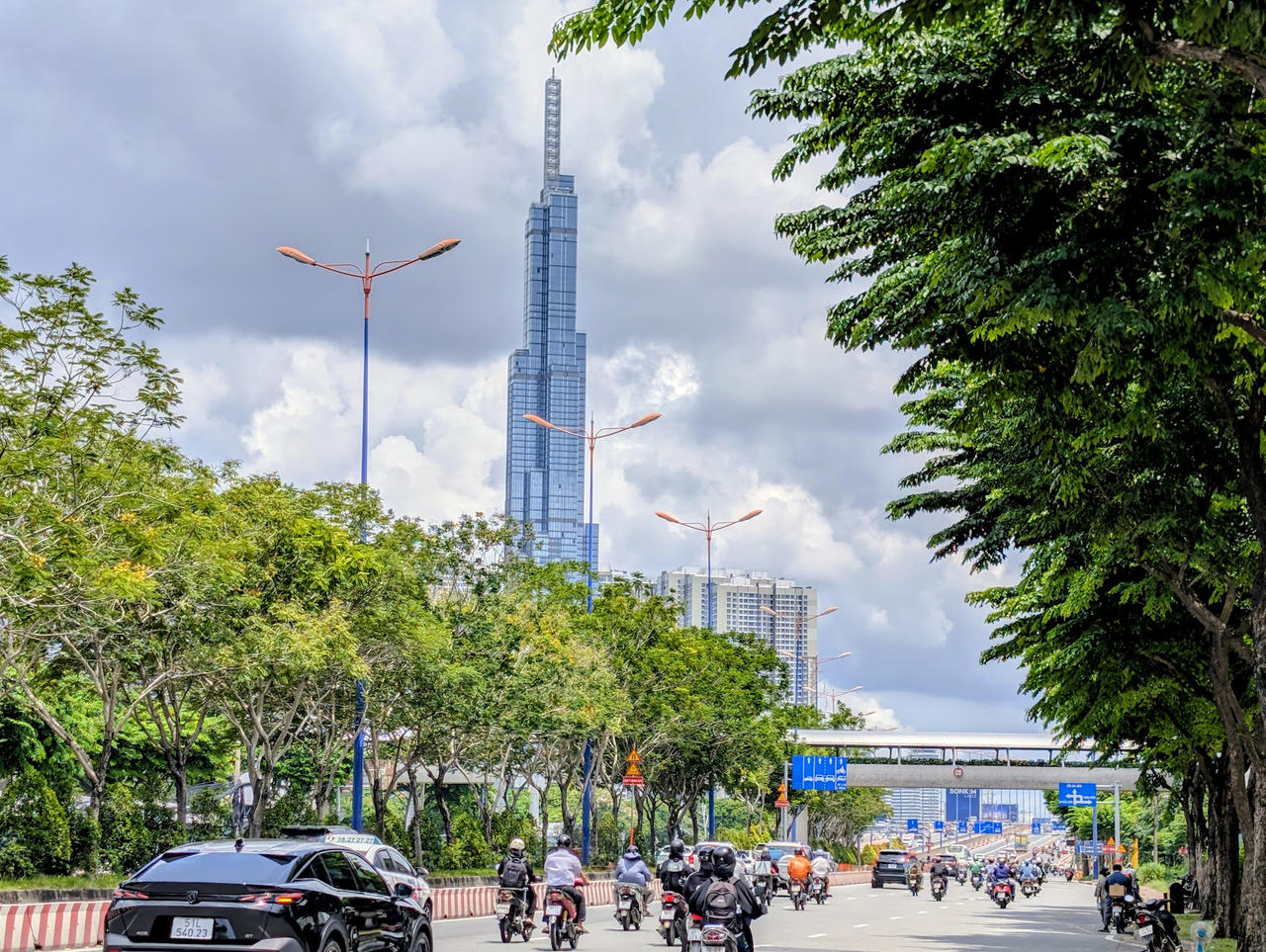 Thành phố phấn đấu đạt các mục tiêu phát triển bền vững, tạo tiền đề xây dựng Thành phố sạch, xanh và thân thiện môi trường.