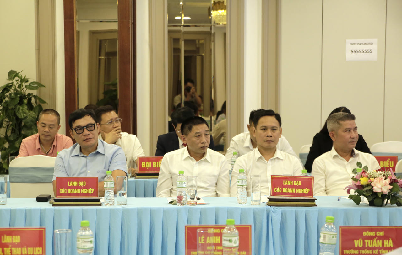 Các đại biểu tham dự hội nghị