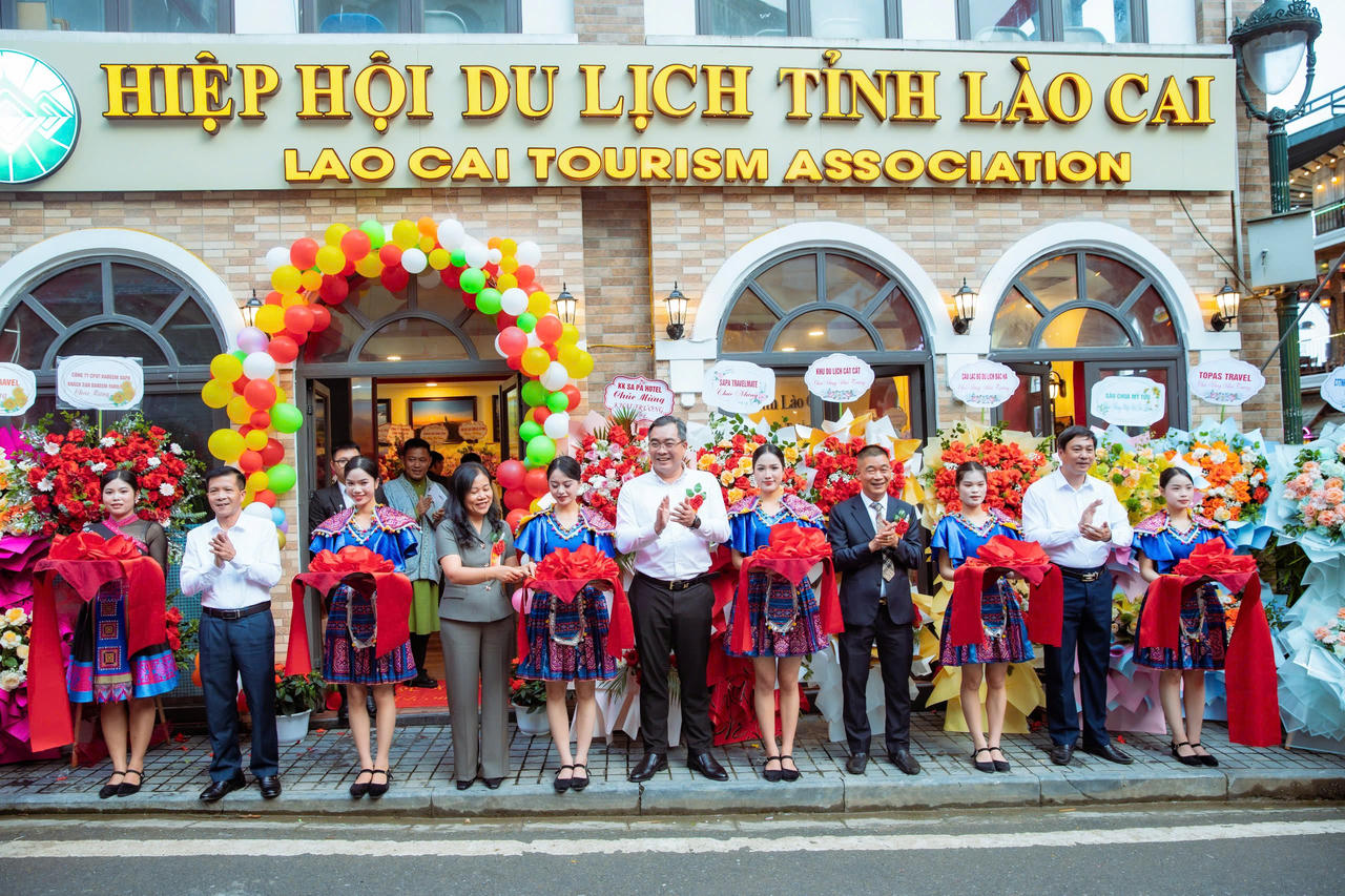 Lào Cai đối thoại cùng doanh nghiệp, tìm giải pháp phát triển du lịch bền vững