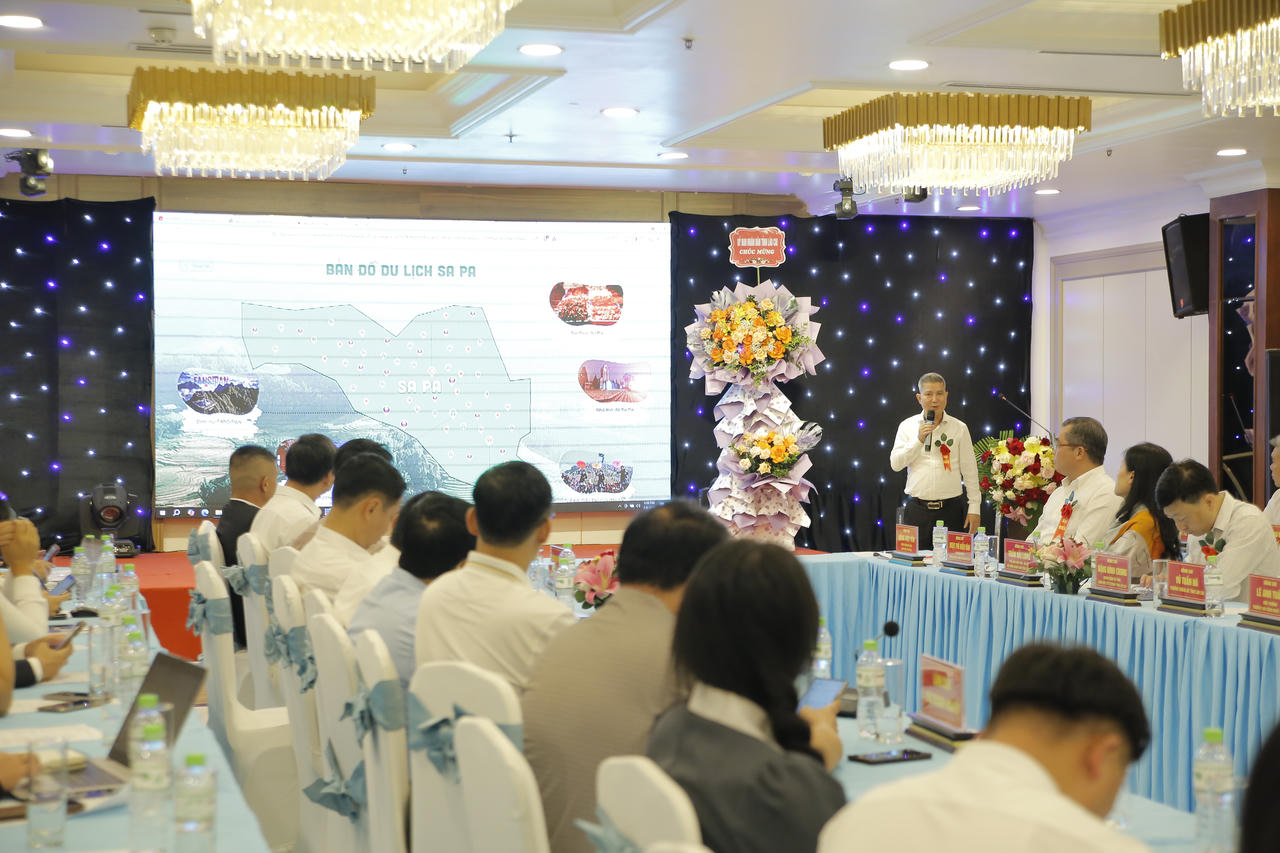 Lào Cai đối thoại cùng doanh nghiệp, tìm giải pháp phát triển du lịch bền vững
