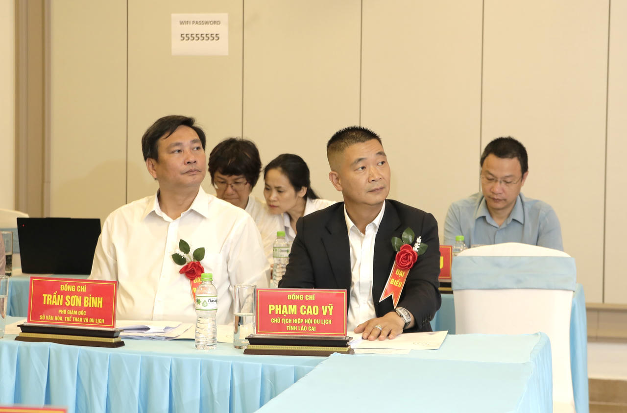 Lào Cai đối thoại cùng doanh nghiệp, tìm giải pháp phát triển du lịch bền vững