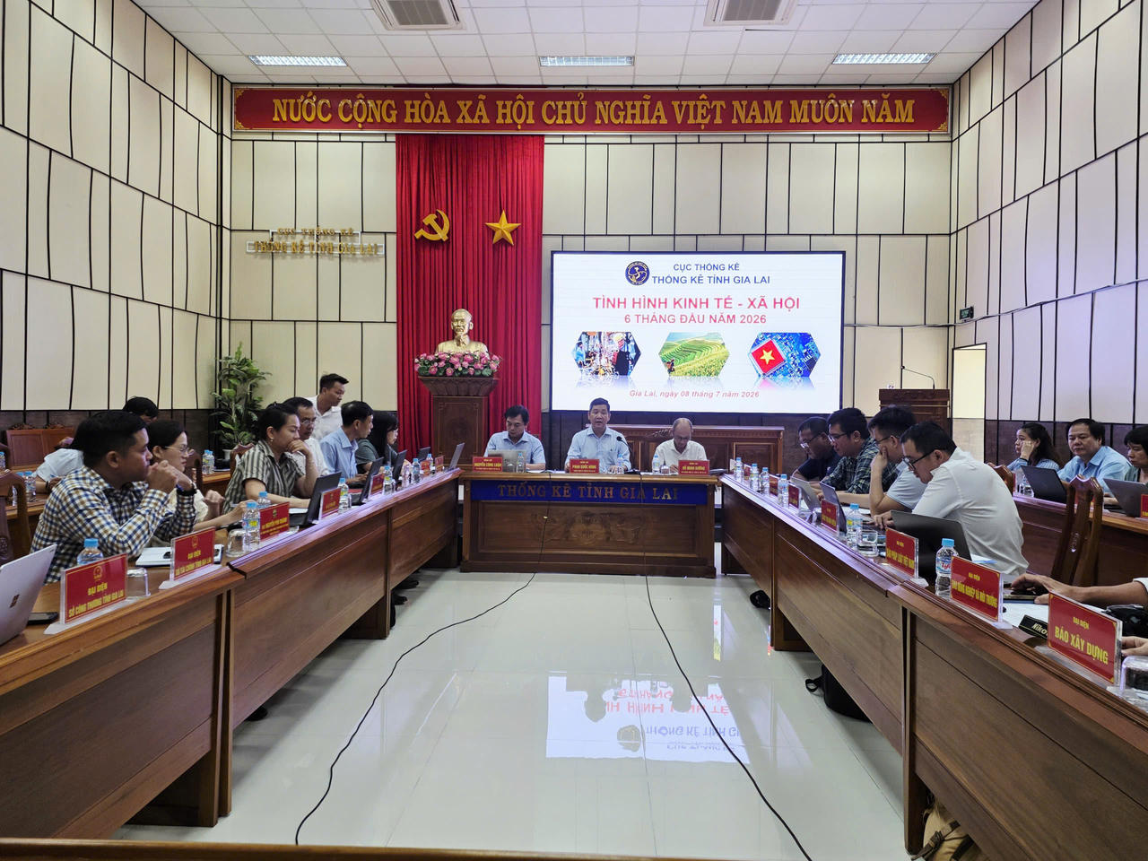 Quang cảnh buổi họp báo.
