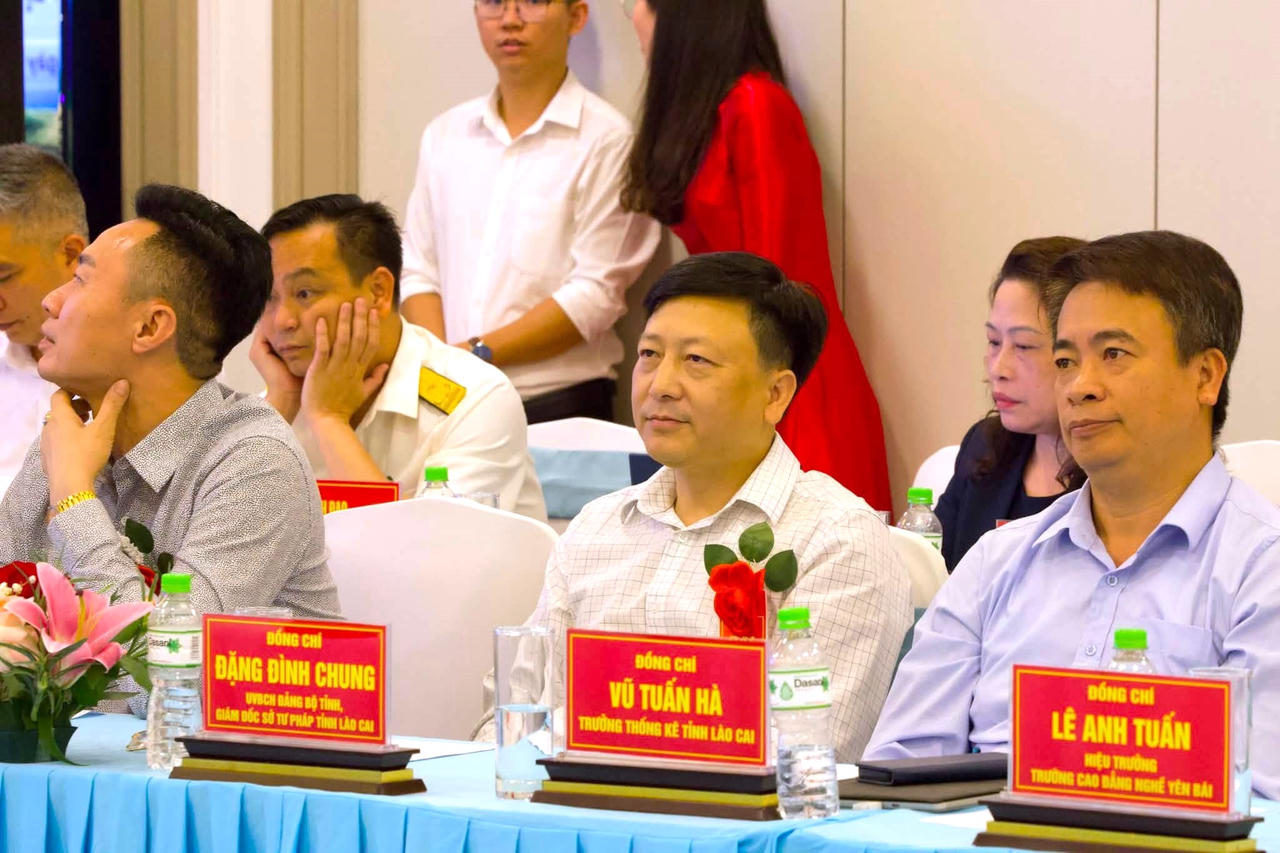 Lào Cai đối thoại cùng doanh nghiệp, tìm giải pháp phát triển du lịch bền vững