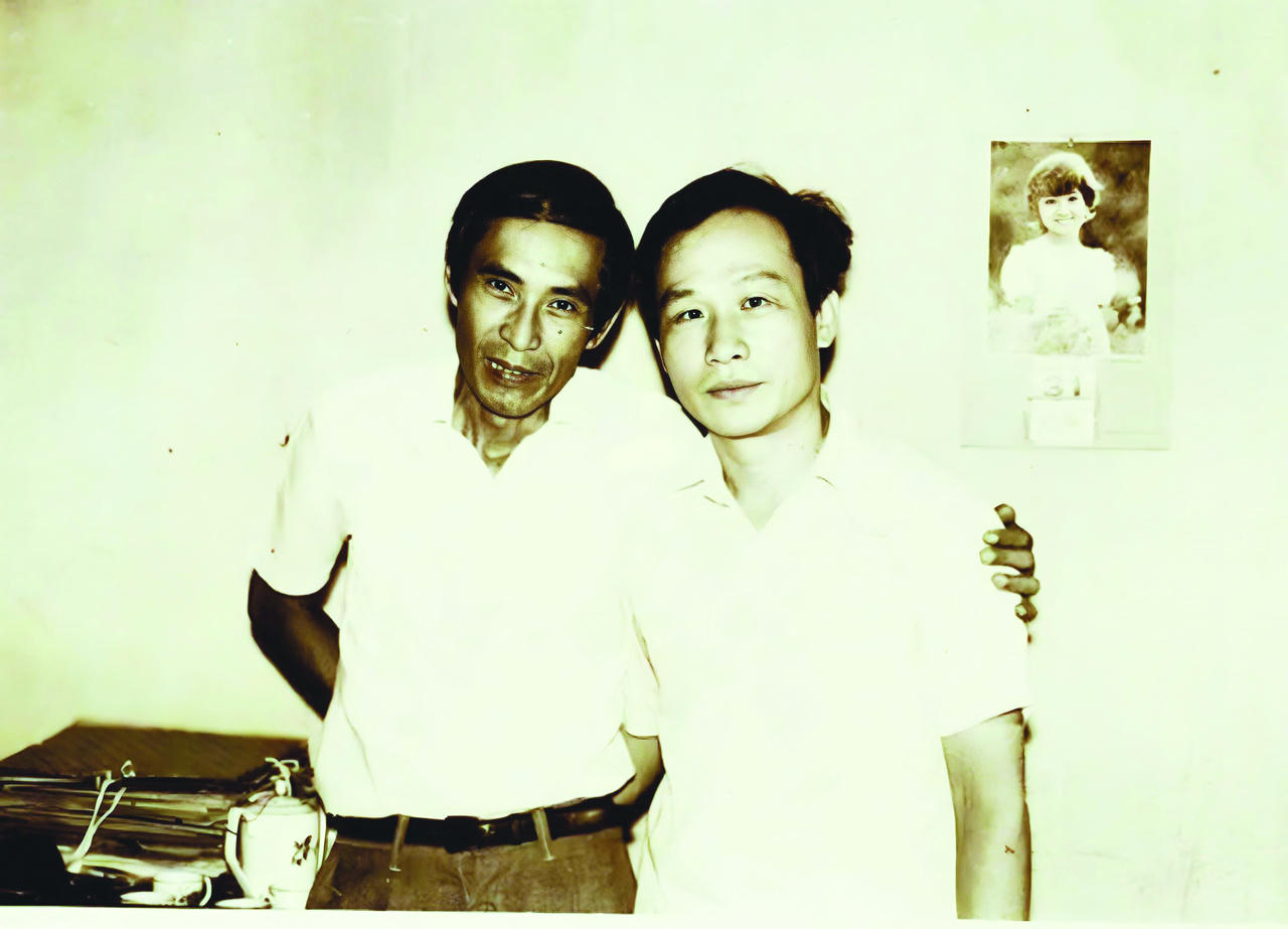 Những người xây nền móng   