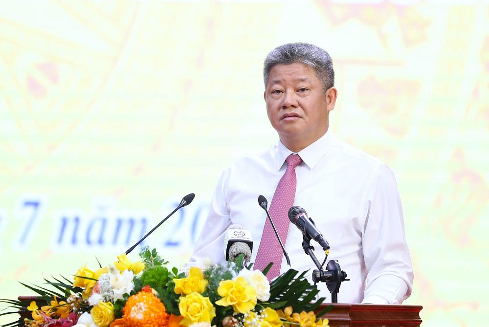 Chủ tịch UBND tỉnh Nguyễn Mạnh Quyền phát biểu tại Kỳ họp.