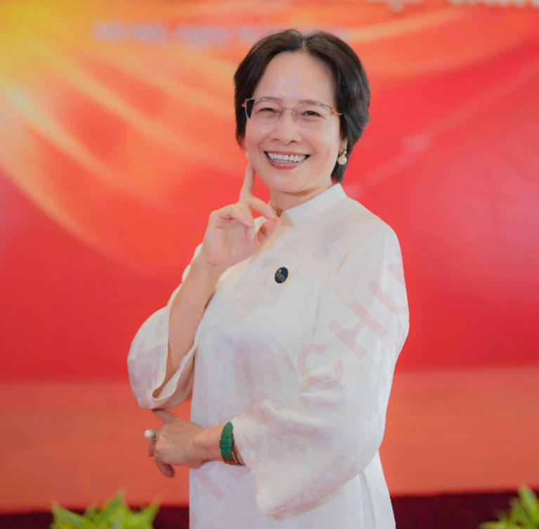 Bà Nguyễn Thị Lan Hương, Phó Chủ tịch; Trưởng ban chính sách pháp luật Hiệp hội Nữ Doanh nhân Hà Nội (HNEW); Chủ tịch HĐQT Cty CP Sản xuất & Xuất nhập khẩu Việt Phúc.