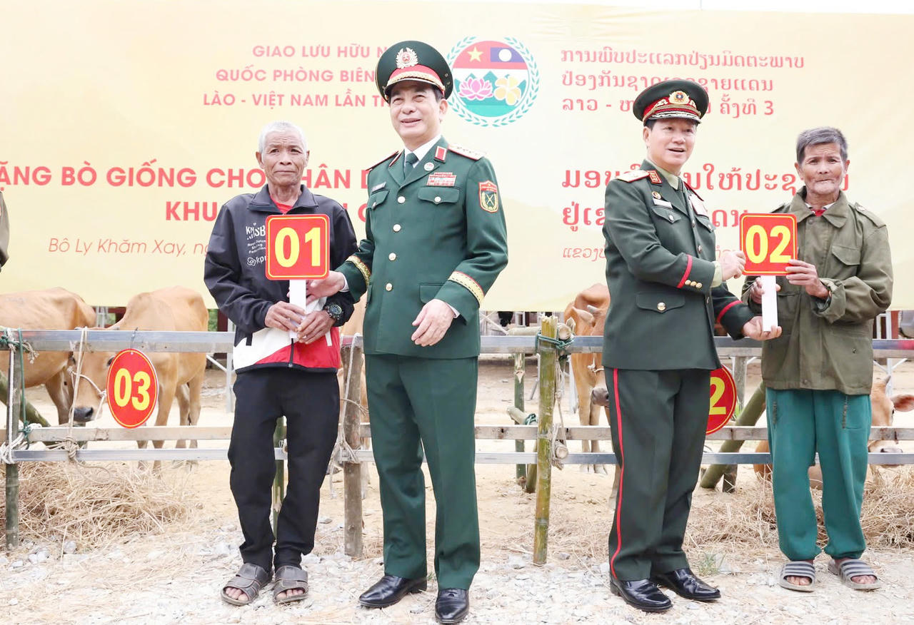 Nhiều hoạt động ý nghĩa tại Giao lưu hữu nghị quốc phòng biên giới Việt Nam - Lào lần thứ III