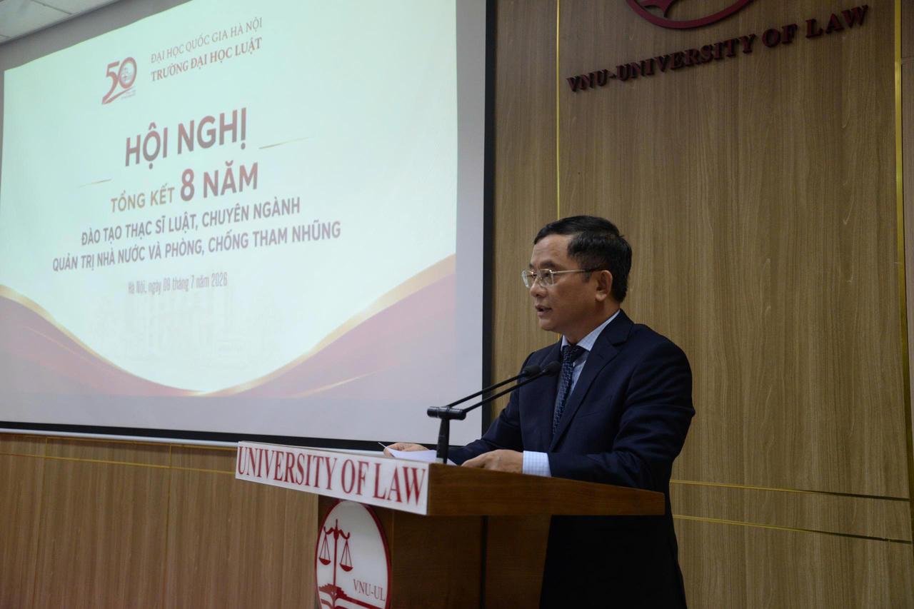 PGS.TS Nguyễn Tiến Vinh, Hiệu trưởng Trường Đại học Luật, ĐHQGHN&nbsp;phát biểu.