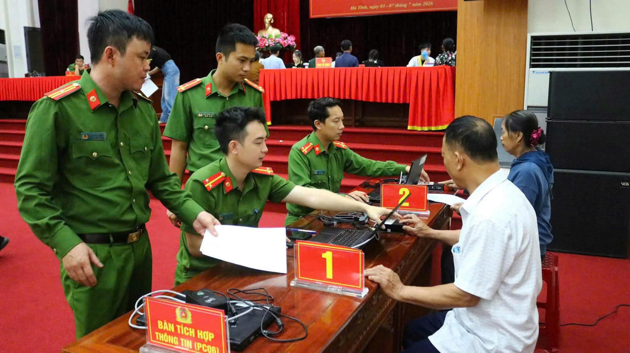 Trong thời gian từ 3/7 đến 7/7, Công an tỉnh Hà Tĩnh đã thu nhận 11.953 mẫu sinh phẩm trong tổng số 12.699 mẫu theo kế hoạch của Bộ Công an giao, đạt 94,13% kế hoạch.