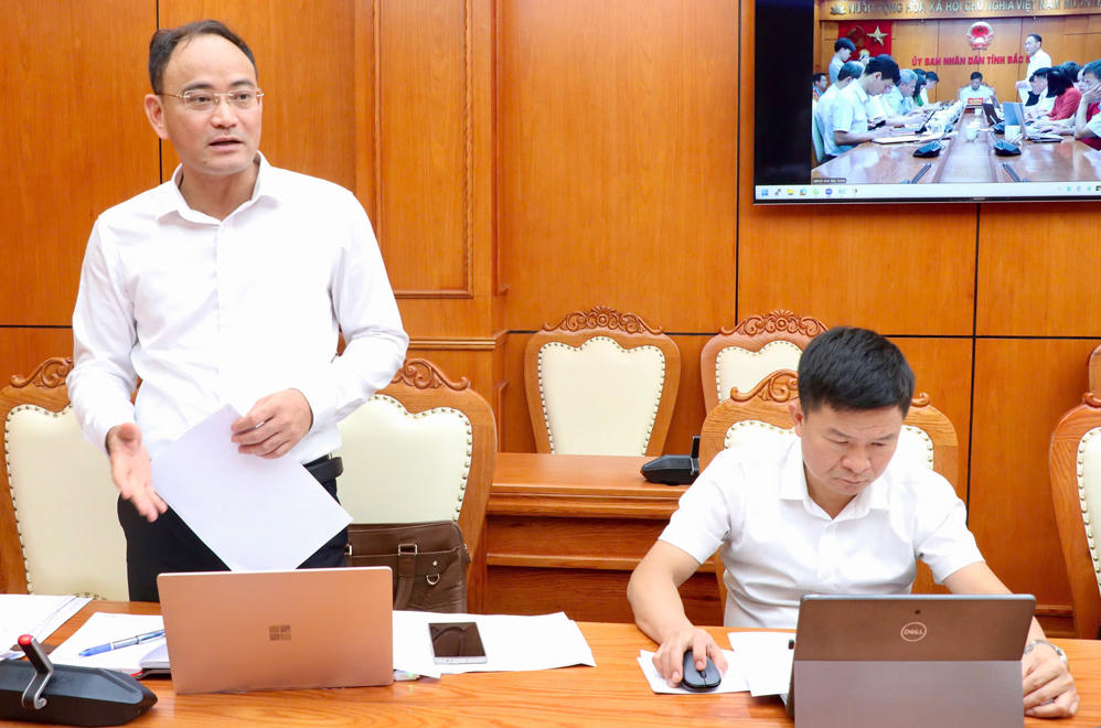 Lãnh đạo Sở Nông nghiệp và Môi trường trao đổi giải pháp đẩy nhanh tiến độ làm sạch, làm giàu dữ liệu đất đai.