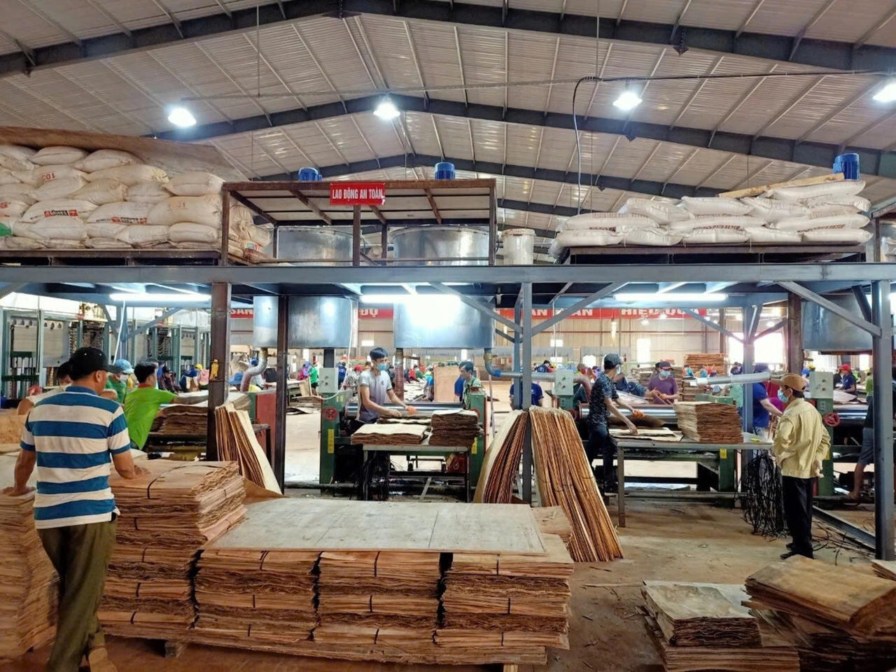 Công ty CPTM DV Minh Long luôn lấy uy tín của đơn vị là thước đo cho mọi hoạt động của doang nghiệp, định hướng phát triển theo tiêu chí “Thượng tôn chất lượng”