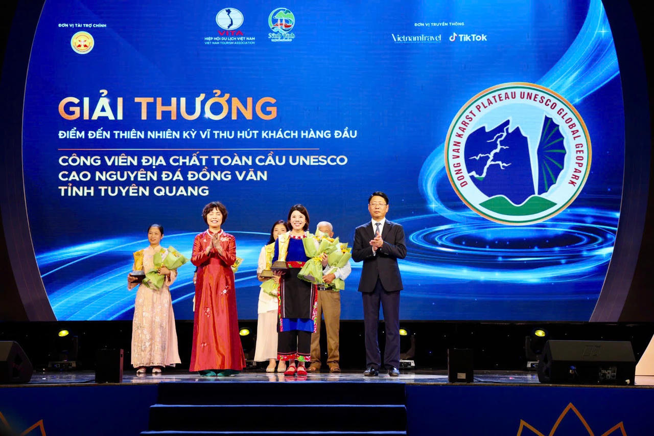  Công viên địa chất toàn cầu Unesco Cao nguyên đá Đồng Văn là điểm đến thiên nhiên kỳ vĩ thu hút khách hàng đầu. (Ảnh: PV)