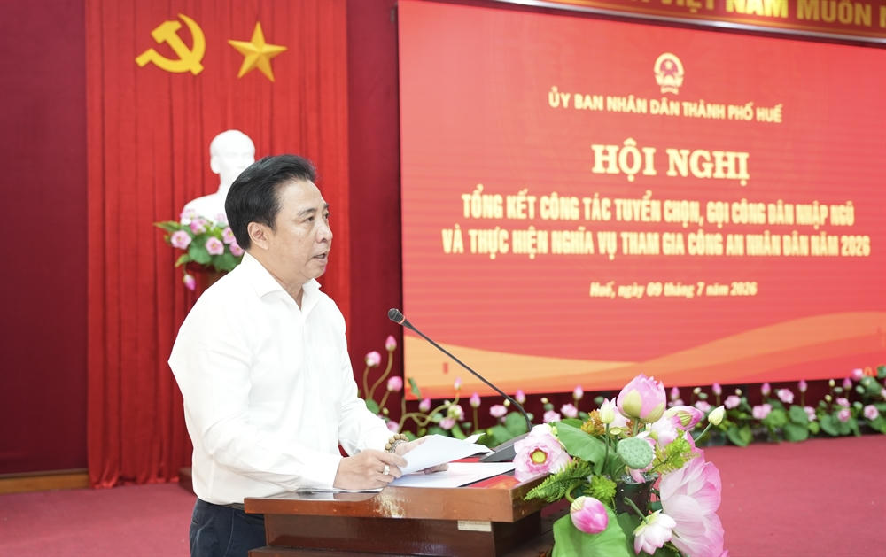 Chủ tịch UBND thành phố Nguyễn Khắc Toàn phát biểu tại hội nghị.