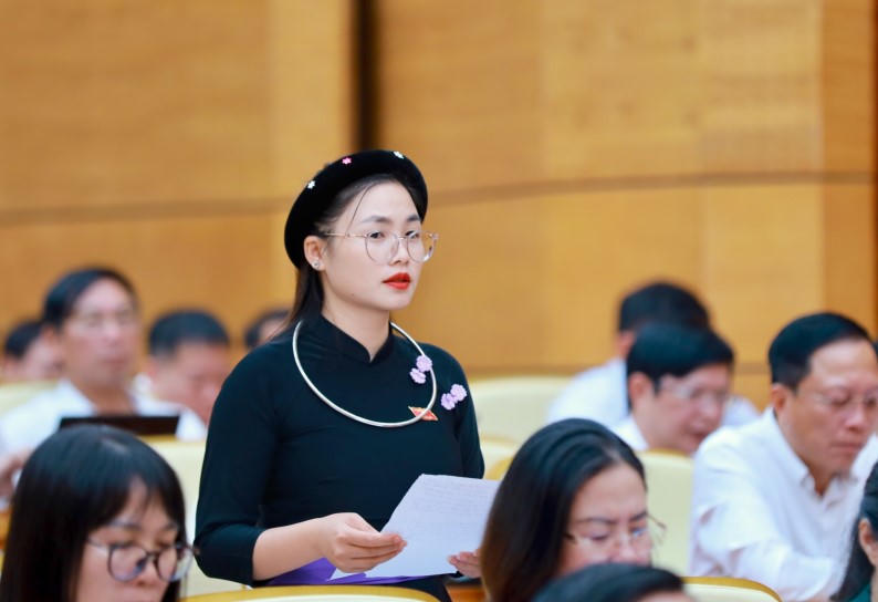 Kỳ họp thường lệ giữa năm của HĐND tỉnh Quảng Ninh khóa XV đã thông qua nhiều Nghị quyết quan trọng