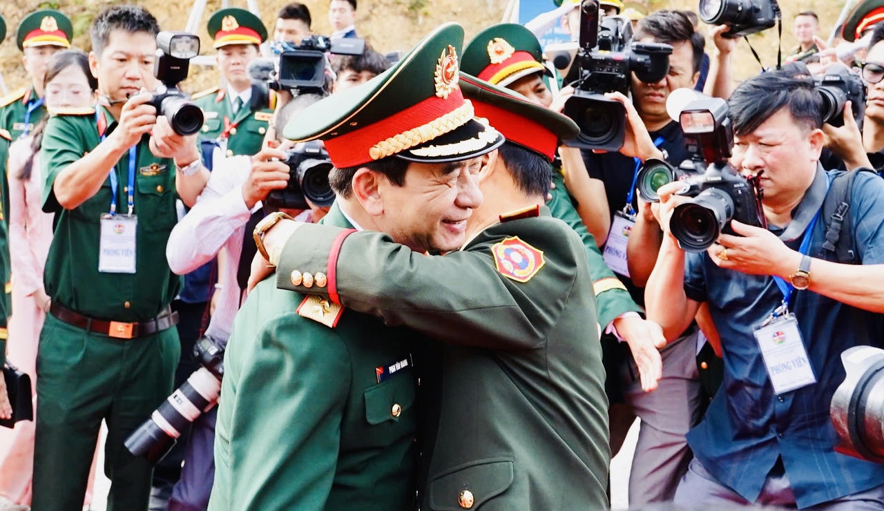 Giao lưu Hữu nghị Quốc phòng Biên giới: Thắt chặt tình hữu nghị 2 nước Việt Nam – Lào