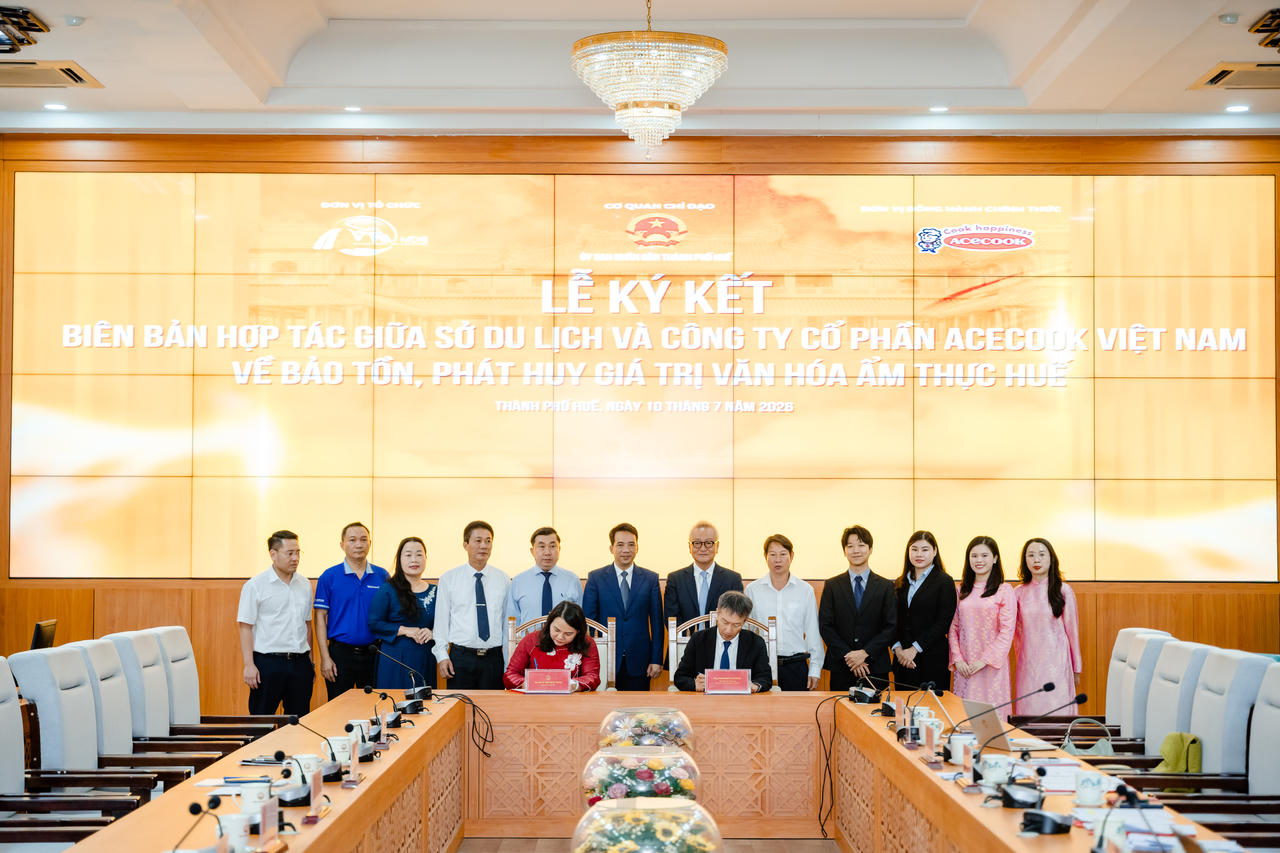 Lễ ký kết biên bản hợp tác giữa Sở Du lịch thành phố Huế cùng Công ty Cổ phần Acecook Việt Nam&nbsp;