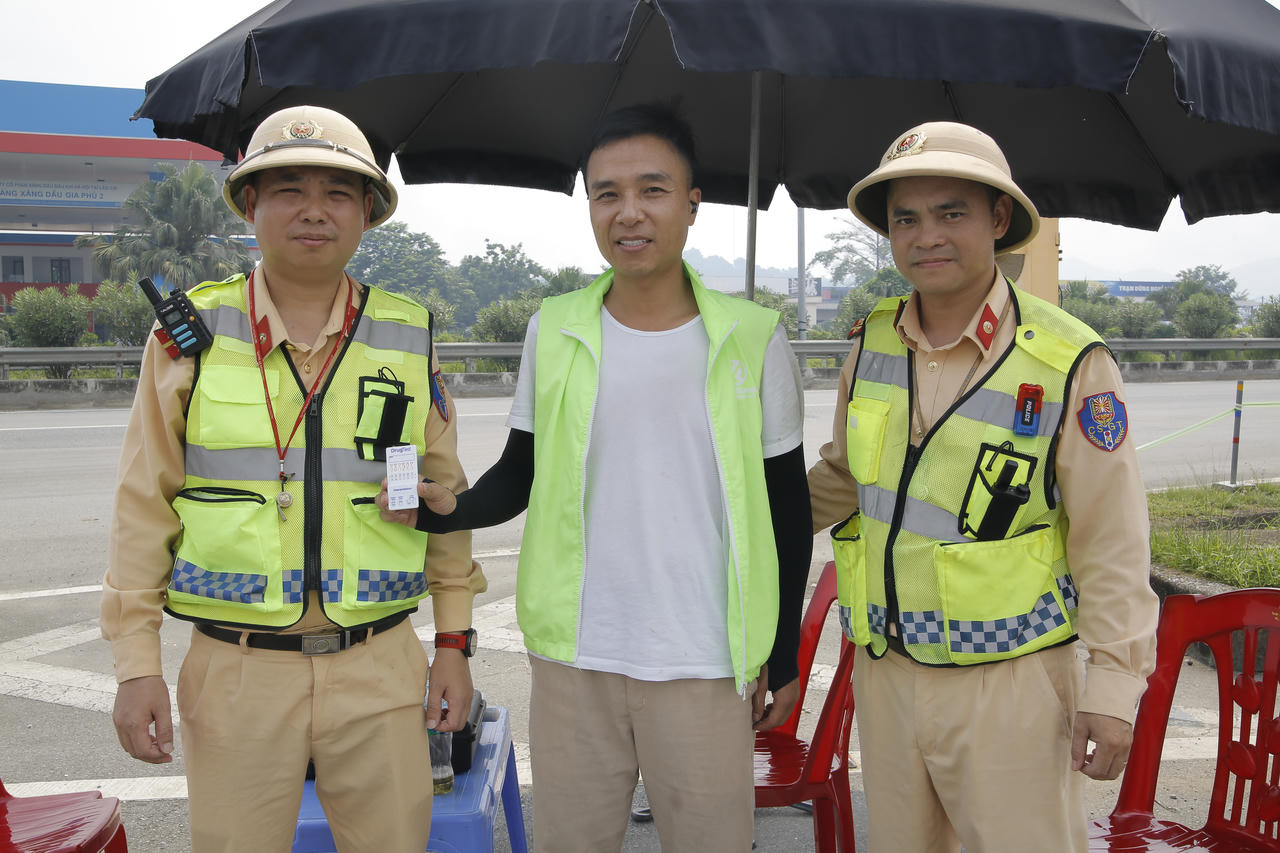 Tăng cường kiểm tra, xử lý vi phạm trên cao tốc Nội Bài - Lào Cai, bảo đảm an toàn cho người tham gia giao thông