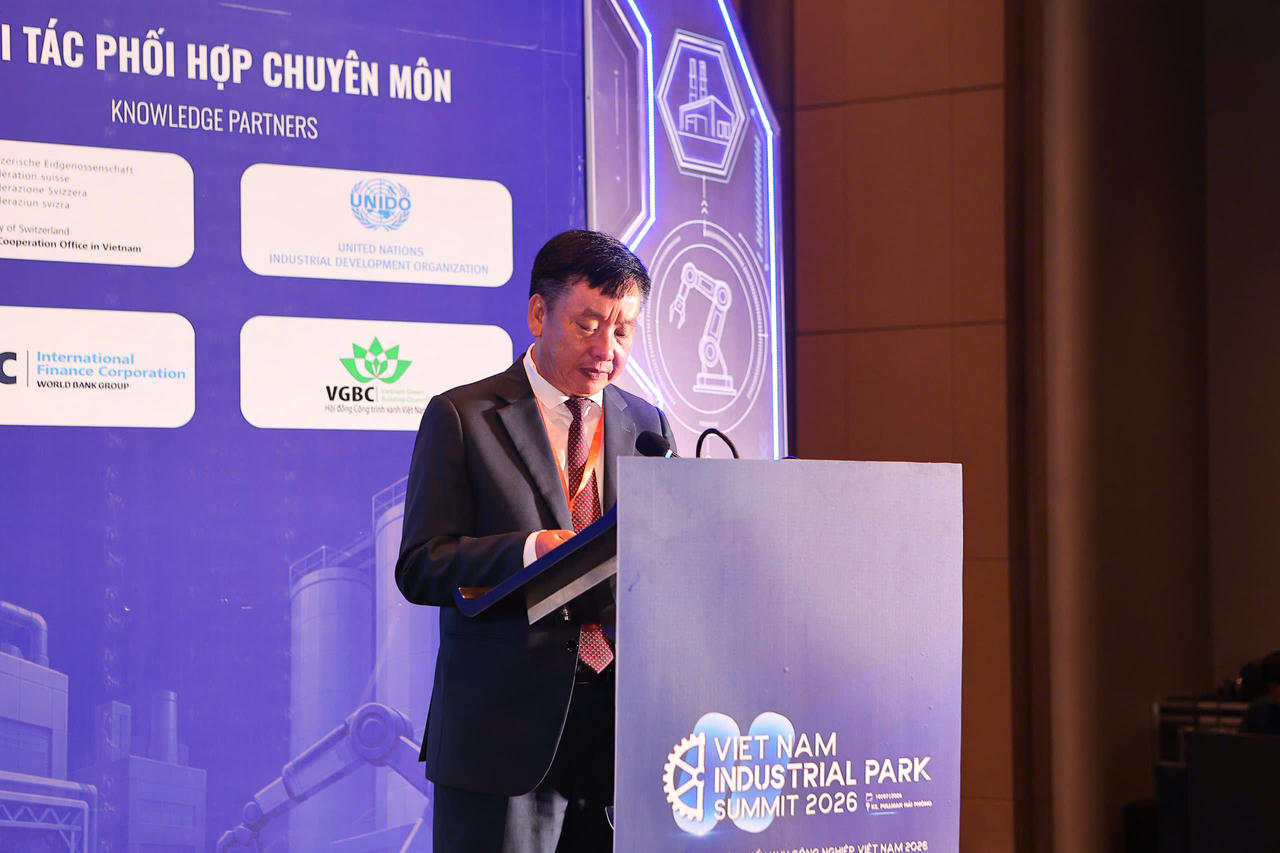 Ông Trần Văn Quân, Phó Chủ tịch UBND TP. Hải Phòng phát biểu tại hội thảo.