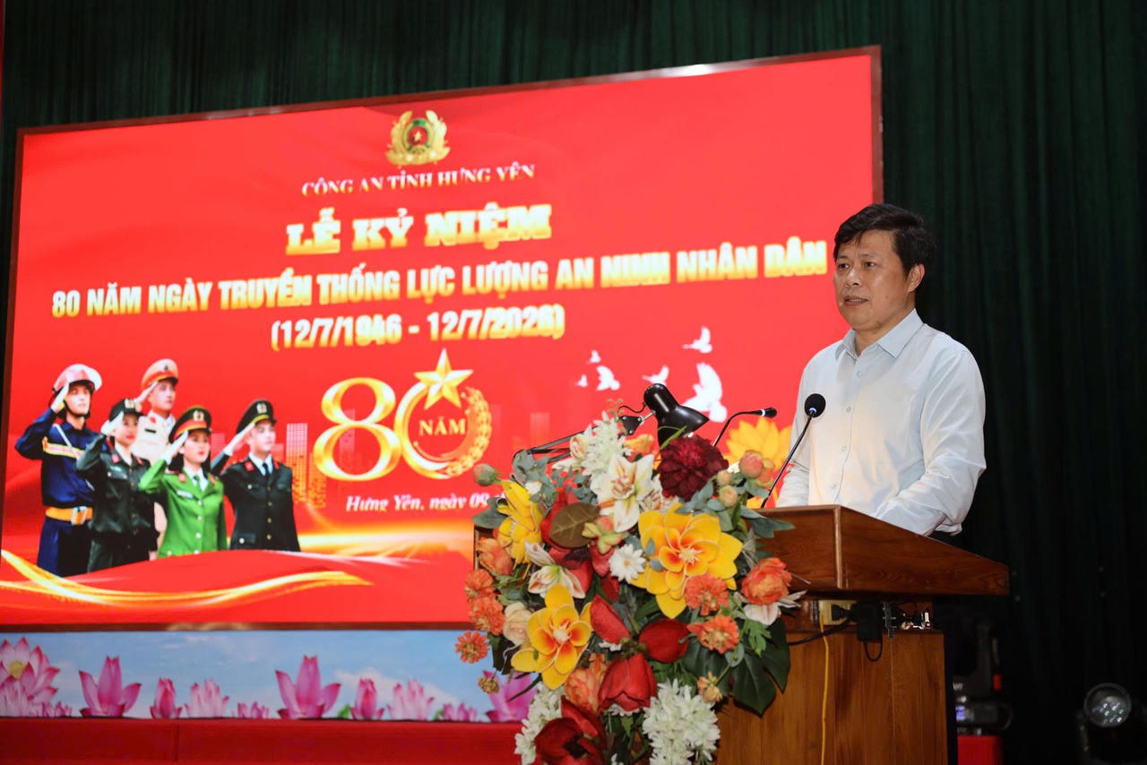 Phó Bí thư Thường trực Tỉnh ủy, Chủ tịch Ủy ban MTTQ Việt Nam tỉnh Hưng Yên Trần Quốc Toản phát biểu tại buổi lễ. (Ảnh: Công an tỉnh Hưng Yên)