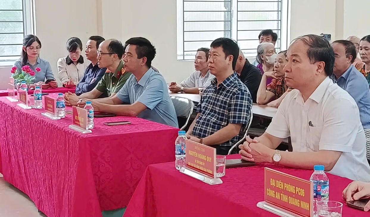 Các đại biểu dự Lễ phát động.