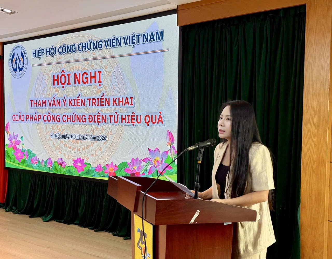 Chủ tịch Hiệp hội Công chứng viên Việt Nam Nguyễn Thị Thơ phát biểu