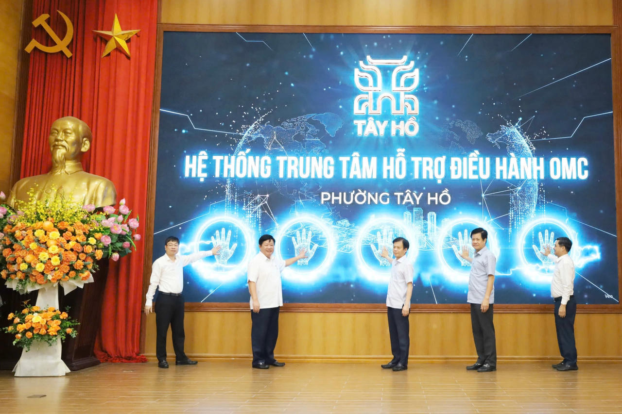 Cùng với việc đẩy mạnh chuyển đổi số trong công tác điều hành, phường Tây Hồ chú trọng xây dựng và khai thác dữ liệu số trên nhiều lĩnh vực. (Ảnh: Ngọc Tú)
