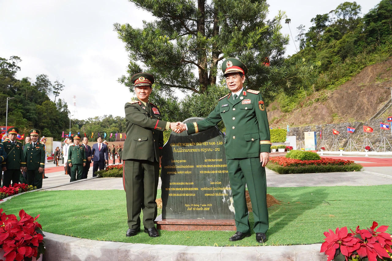 Giao lưu Hữu nghị Quốc phòng Biên giới: Thắt chặt tình hữu nghị 2 nước Việt Nam – Lào
