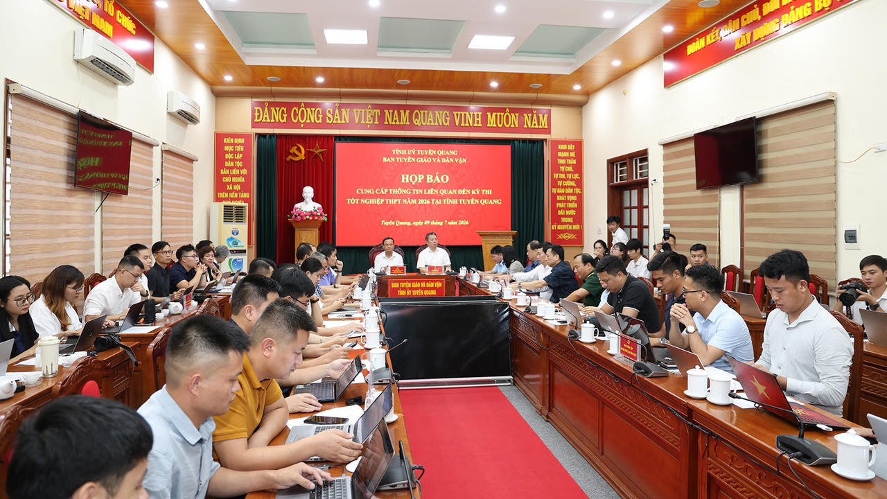 Chiều 9/7, UBND tỉnh Tuyên Quang đã tổ chức họp báo thông tin về kết quả Kỳ thi tốt nghiệp THPT năm 2026. (Ảnh: N. Nguyên)