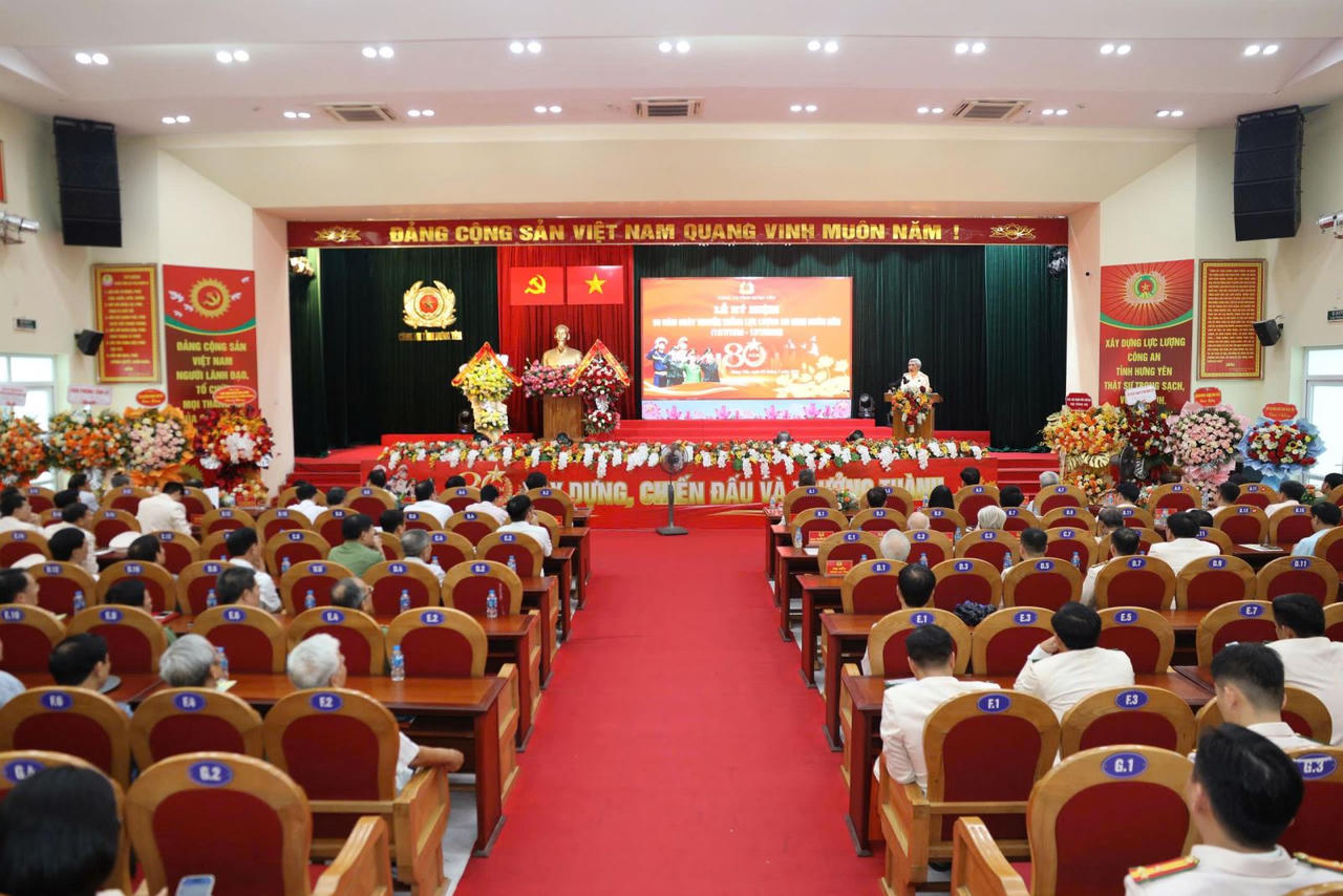 Quang cảnh buổi lễ (Ảnh: Công an tỉnh Hưng Yên)