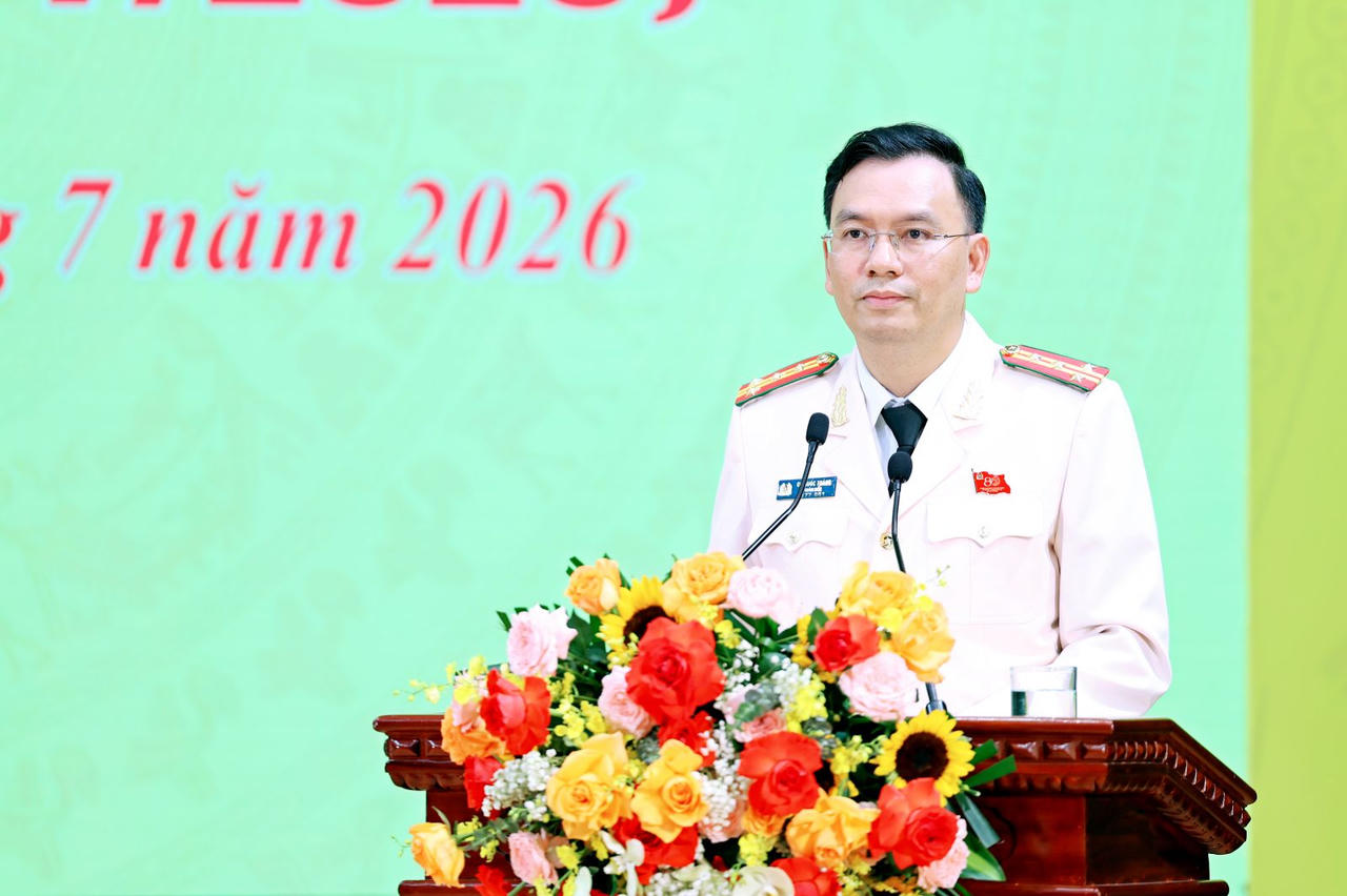 Đại tá Cù Quốc Thắng - Ủy viên Ban Thường vụ Tỉnh ủy, Bí thư Đảng ủy, Giám đốc Công an tỉnh phát biểu lại Lễ kỷ niệm. (Ảnh: Công an tỉnh Ninh Bình)