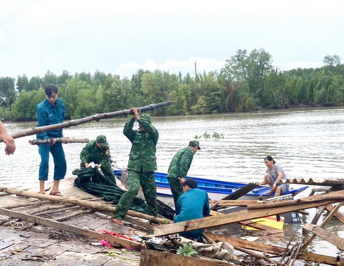 Đồn Biên phòng Đất Mũi: Chung tay giúp người dân dựng lại nhà, ổn định cuộc sống