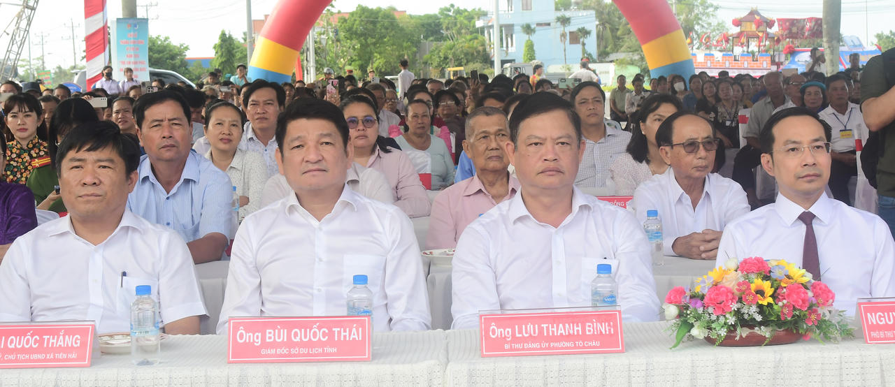 An Giang: Lễ hội truyền thống kỷ niệm 291 năm ngày mất Đức Khai trấn Mạc Cửu