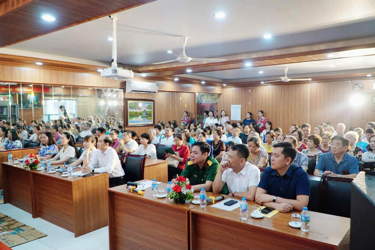 Toàn cảnh Lễ phát động Chương trình khám sức khỏe định kỳ và khám sàng lọc miễn phí cho người dân phường Hồng Hà năm 2026.