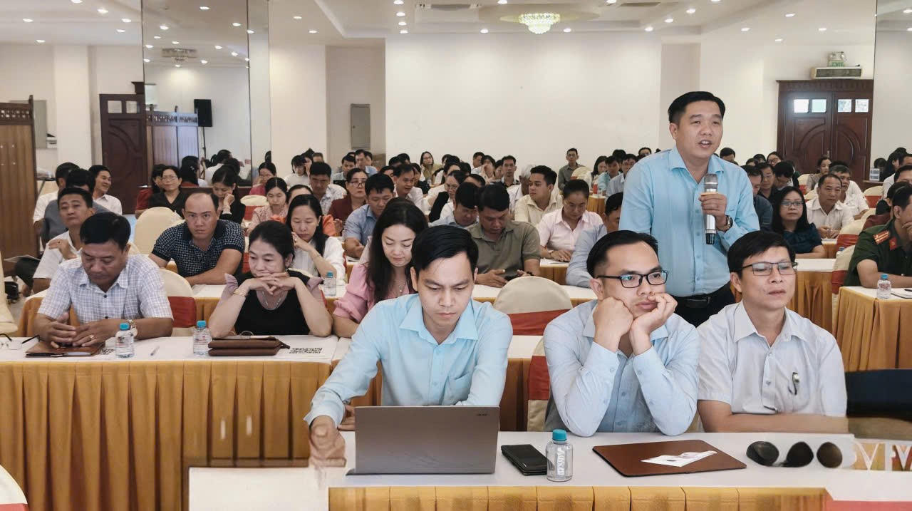 Đại biểu tham gia thảo luận tại Hội nghị tập huấn