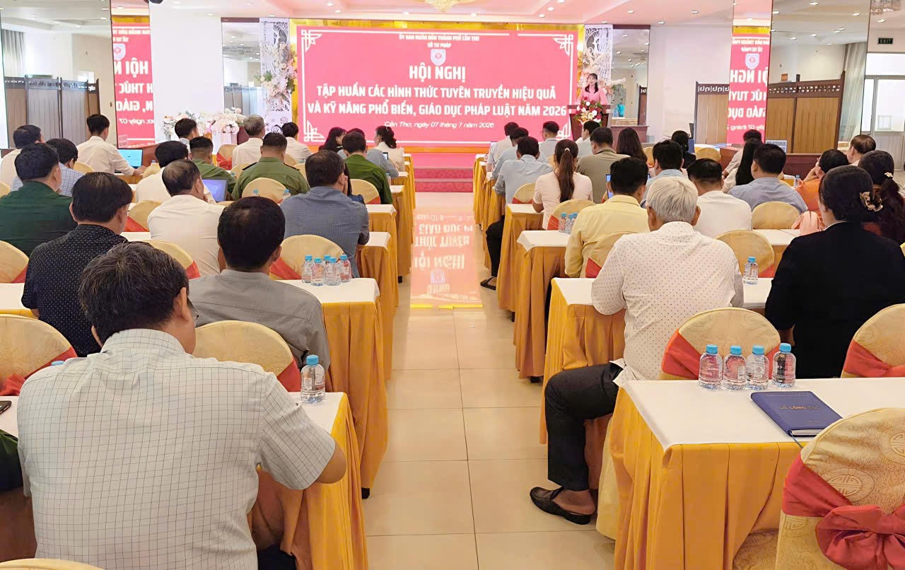Quang cảnh hội nghị