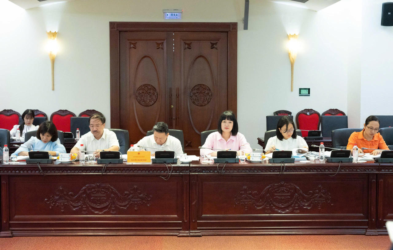 Các đại biểu tham dự cuộc họp