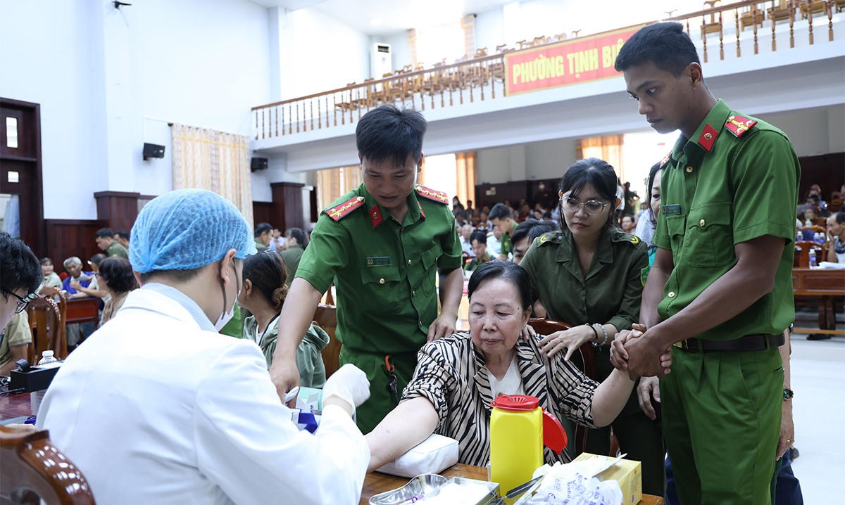 Công an An Giang đẩy nhanh tiến độ thu nhận mẫu ADN thân nhân liệt sĩ