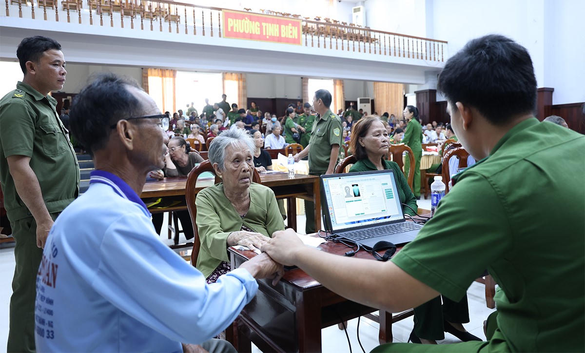 Công an An Giang đẩy nhanh tiến độ thu nhận mẫu ADN thân nhân liệt sĩ
